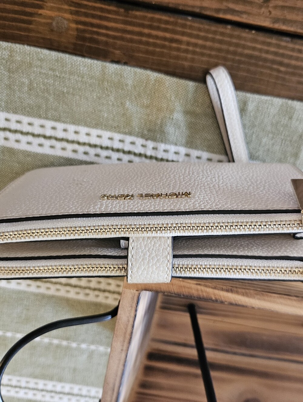 Michael Kors Cream Pebbled Leather Wallet with Gold Logo - Picture 6 of 6